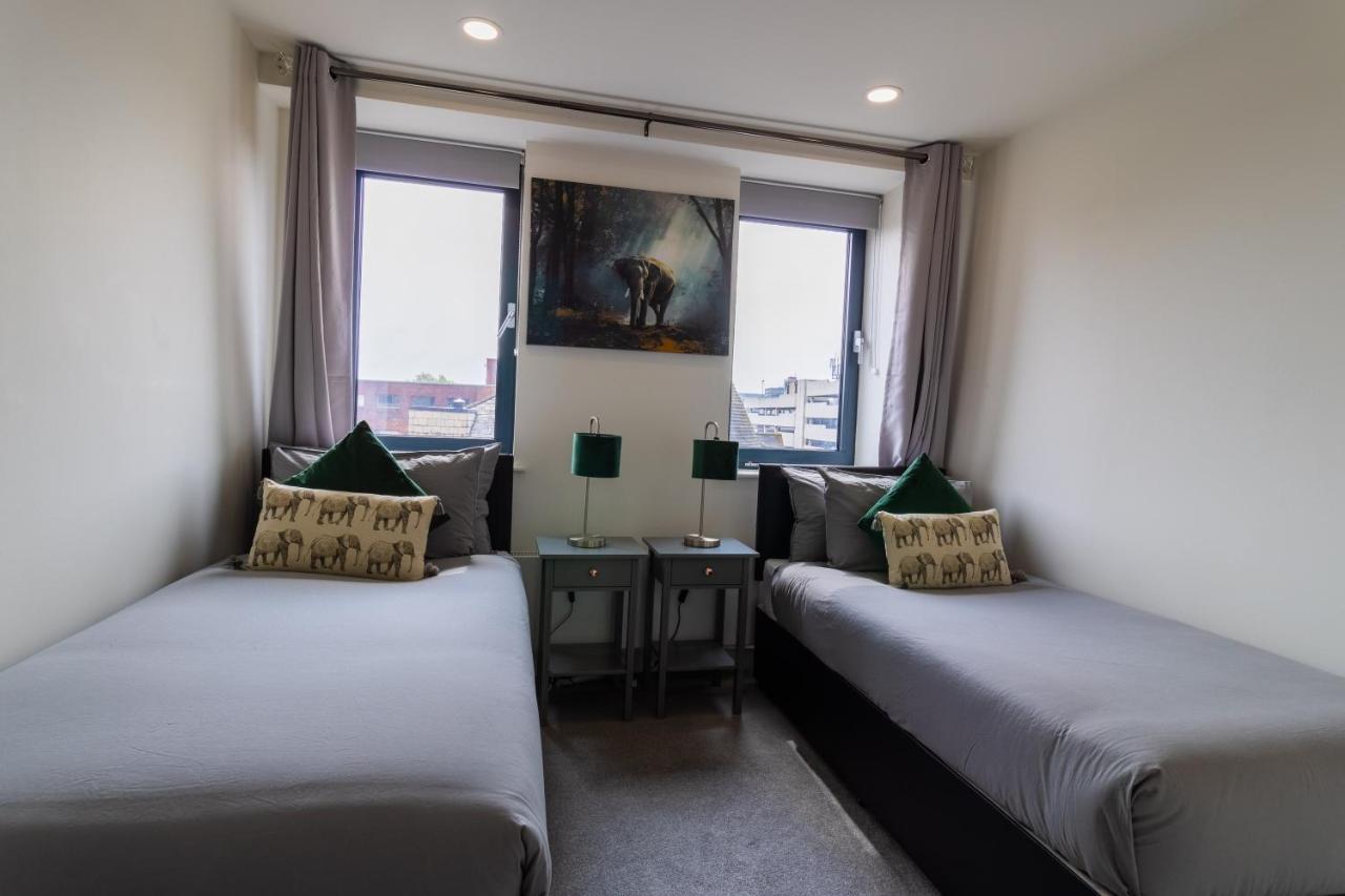 Virexxa Bedford Centre - Executive Suite - 2Bed Flat With Free Parking & Gym מראה חיצוני תמונה